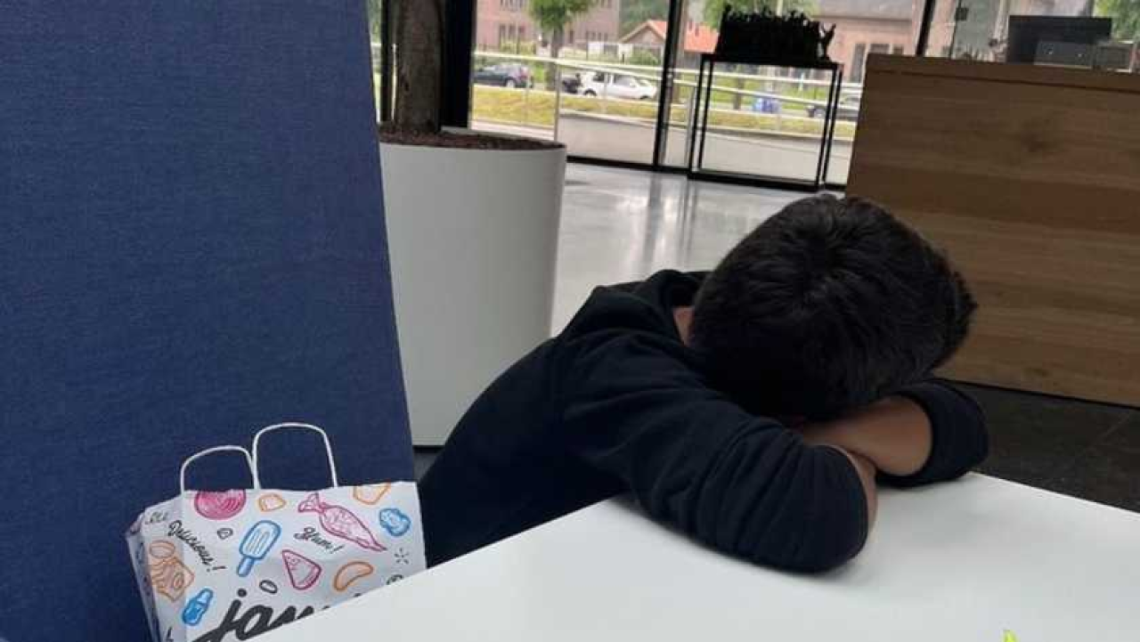 Kahramanmaraş depreminde kaybolan 5 yaşındaki Türk çocuk Hollanda'da tek başına bulundu