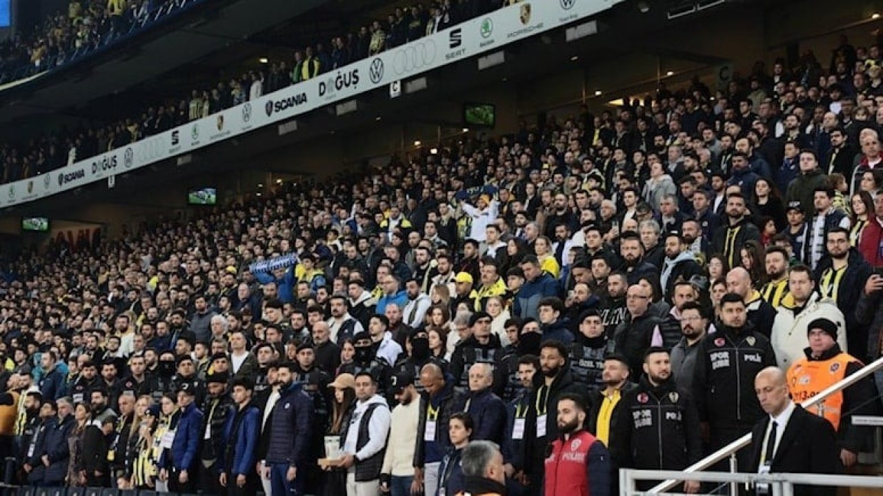 Fenerbahçeli taraftarlardan HÜDA PAR tepkisi: Mecliste Hizbullah istemiyoruz