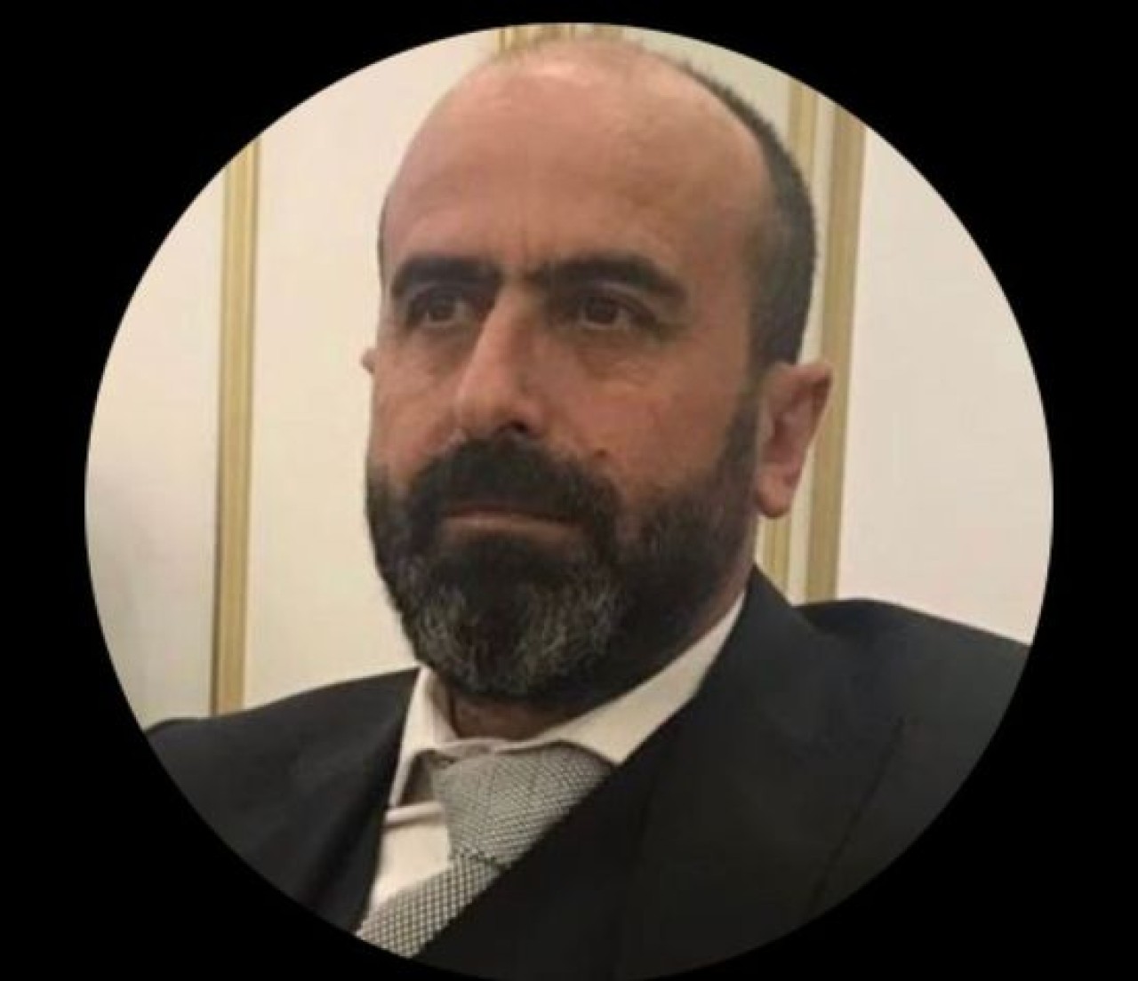 Evinde bıçaklanmış bulundu. Kiliste müteahhid Rıdvan Kaplan öldü