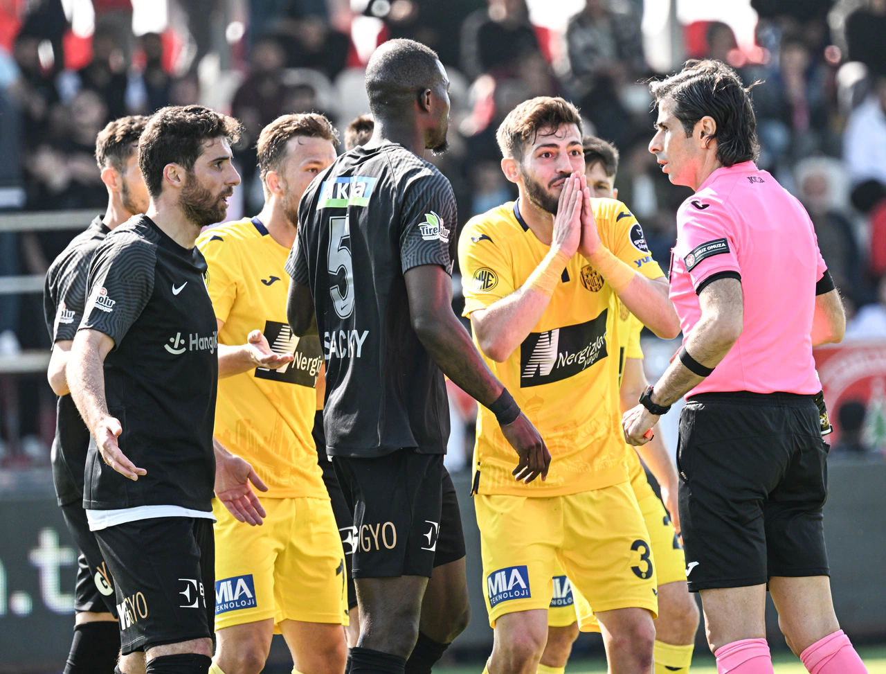 Süper Lig'den düşen ilk takım belli oldu