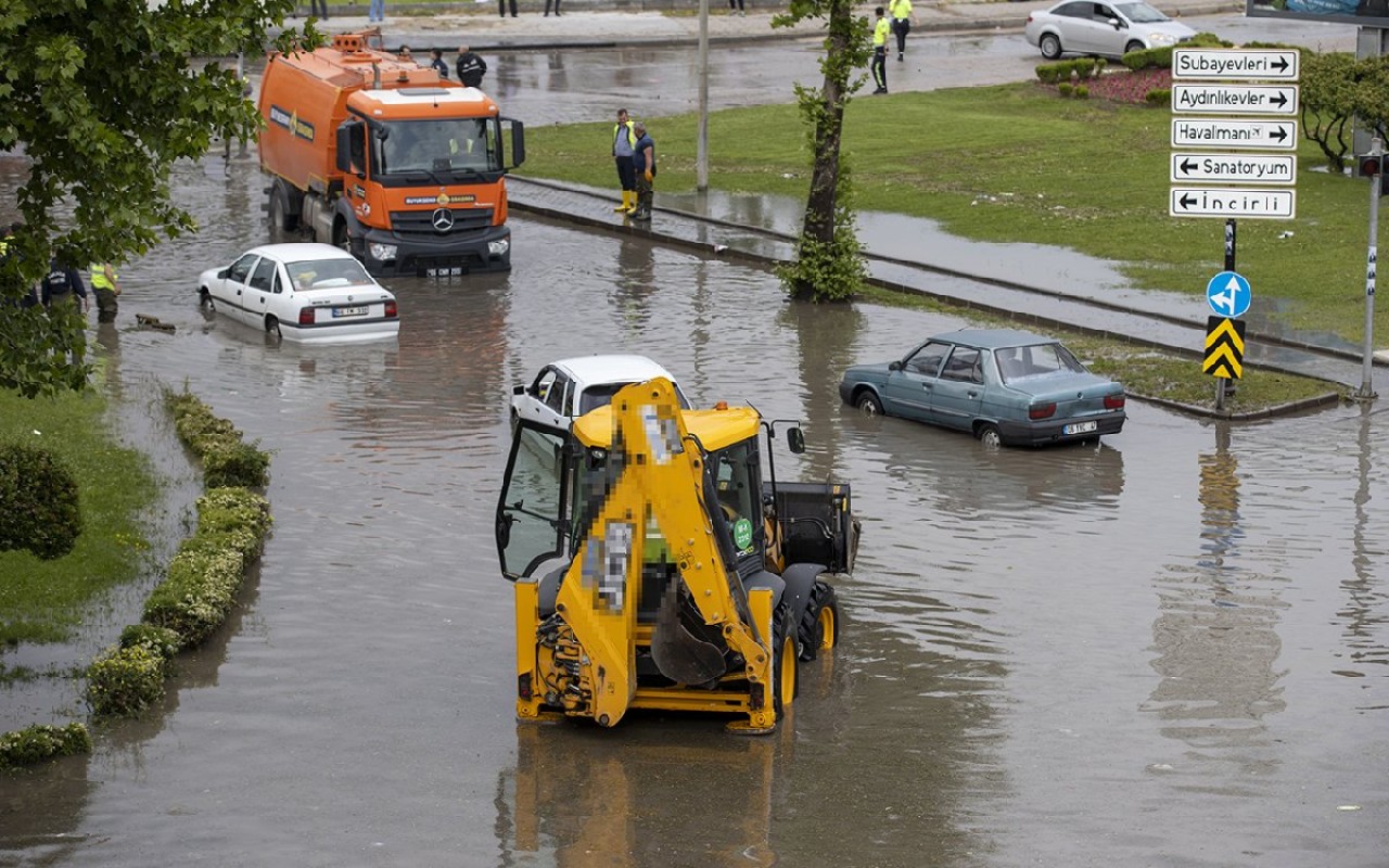 6 şehirde yağmur hayatı felç etti. 26 il için daha önemli uyarı geldi: Çok yağacak!