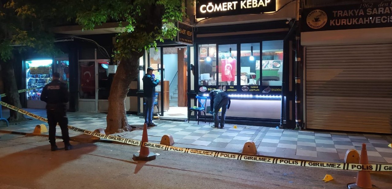 Hesabı fazla getirdi diye kebapçıyı vurdu