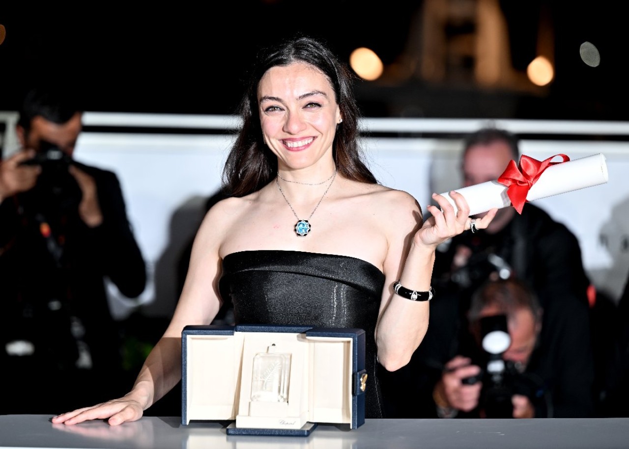 Cannes'da en iyi kadın oyuncu seçilen Merve Dizdar'ın konuşması olay oldu