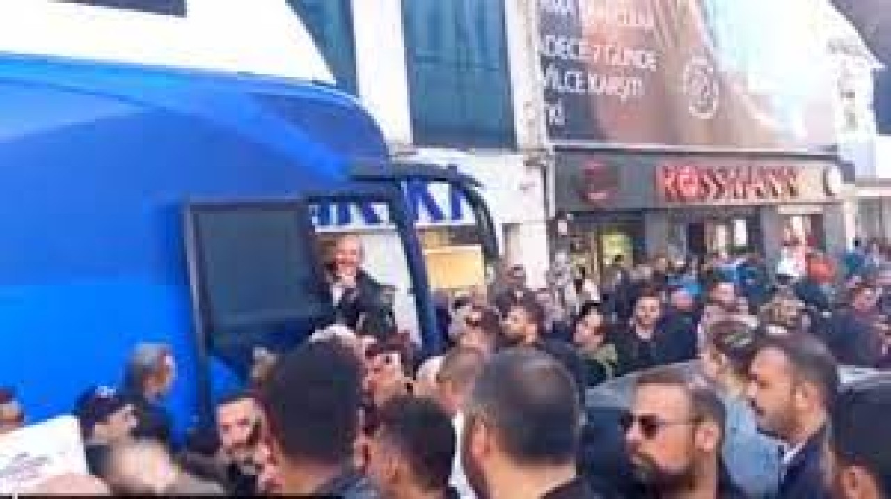 Süleyman Soylu Beşiktaş'ta karşılaştığı Ahmet Şık'a bakın ne fırlattı!