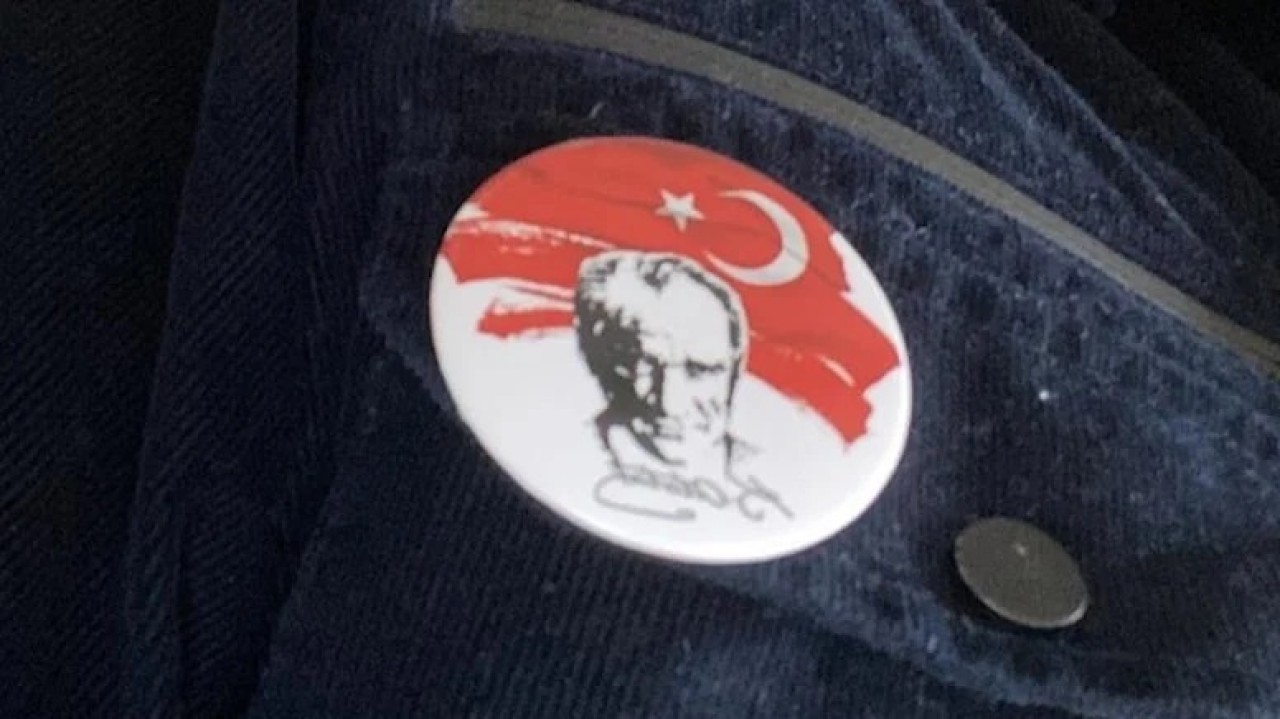 Yok artık! Atatürk ve Türk bayrağı yasak mı? Tutanak tuttular