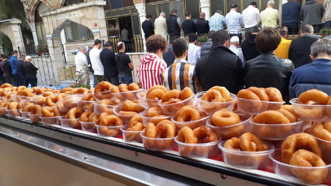 Hayır Lokması Hakkında Birkaç Küçük Ayrıntı