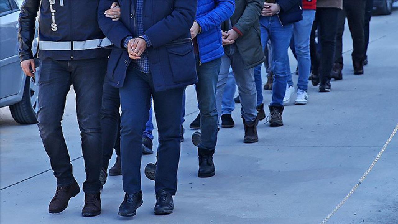 İzmir merkezli 9 ilde şafak vakti operasyon: Aralarında askerler ve polis de var
