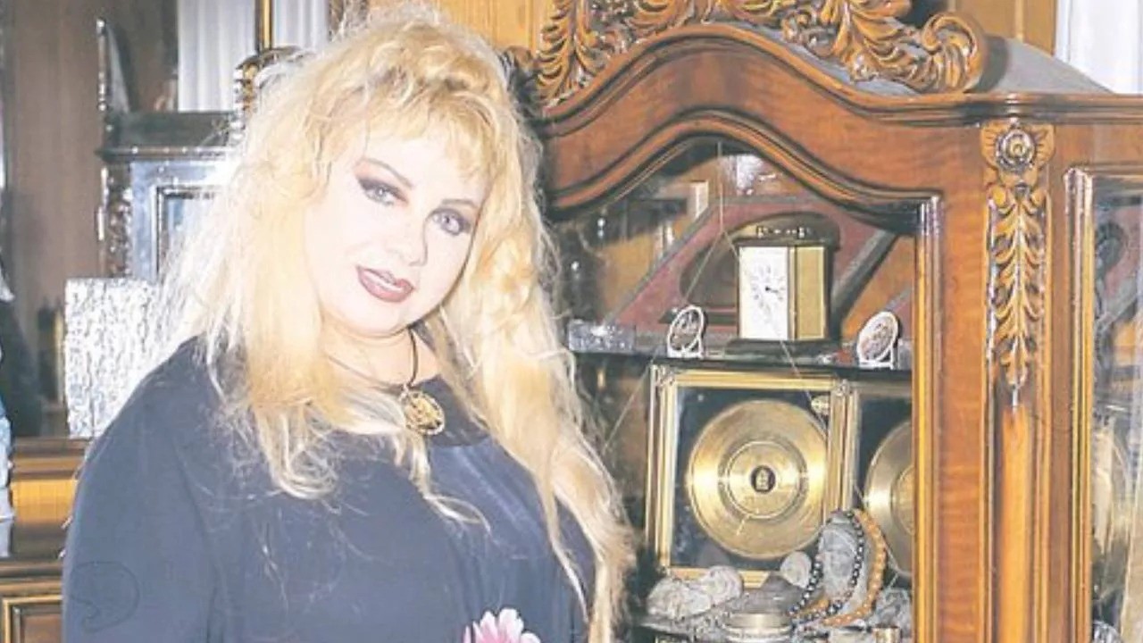 Ünlü sanatçı Yıldız Tezcan öldü. Yıldız Tezcan kimdir?