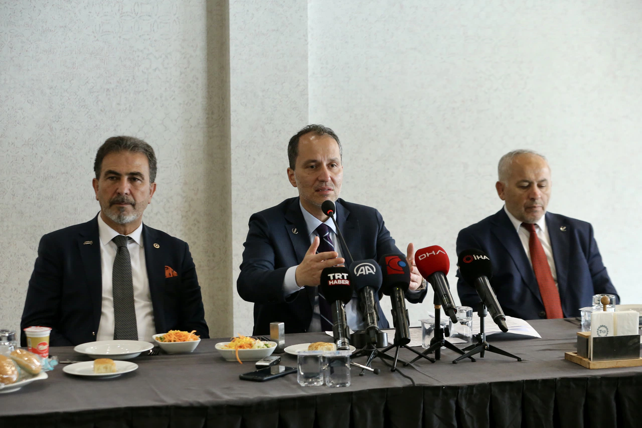 Erbakan'dan şaşırtan AK Parti çıkışı