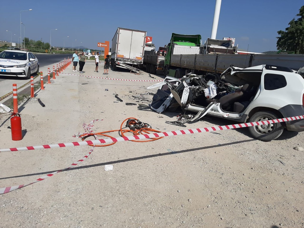 Denizli'de otomobil tıra çarptı: Recep Çapuk öldü,  Metin Bilger yaralı