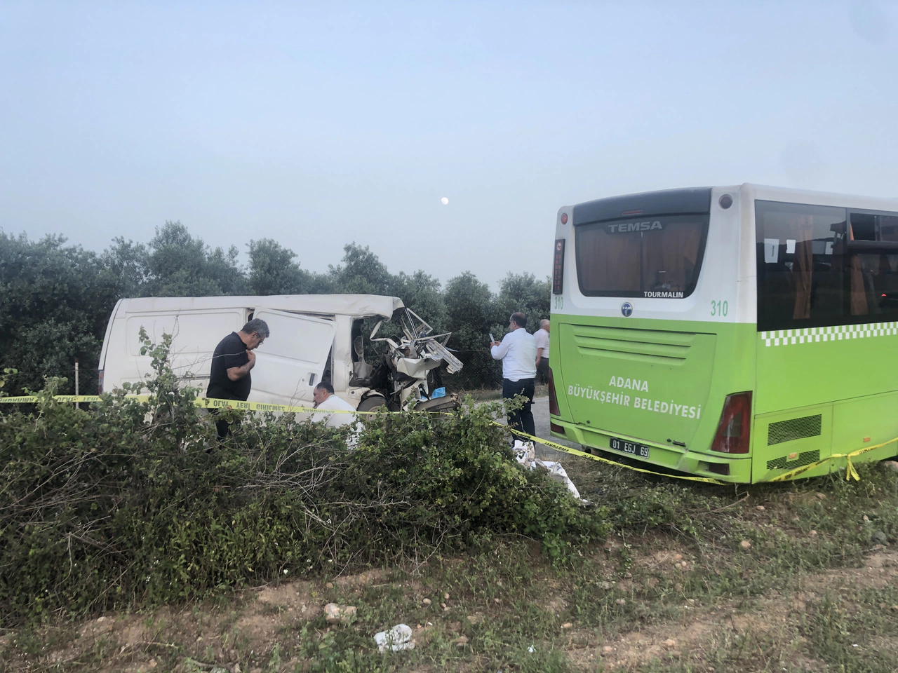 Adana'da otobüsle minibüs çarpıştı: İrfan Avras,  Mustafa Bıçan ve Nurettin Seçkin öldü