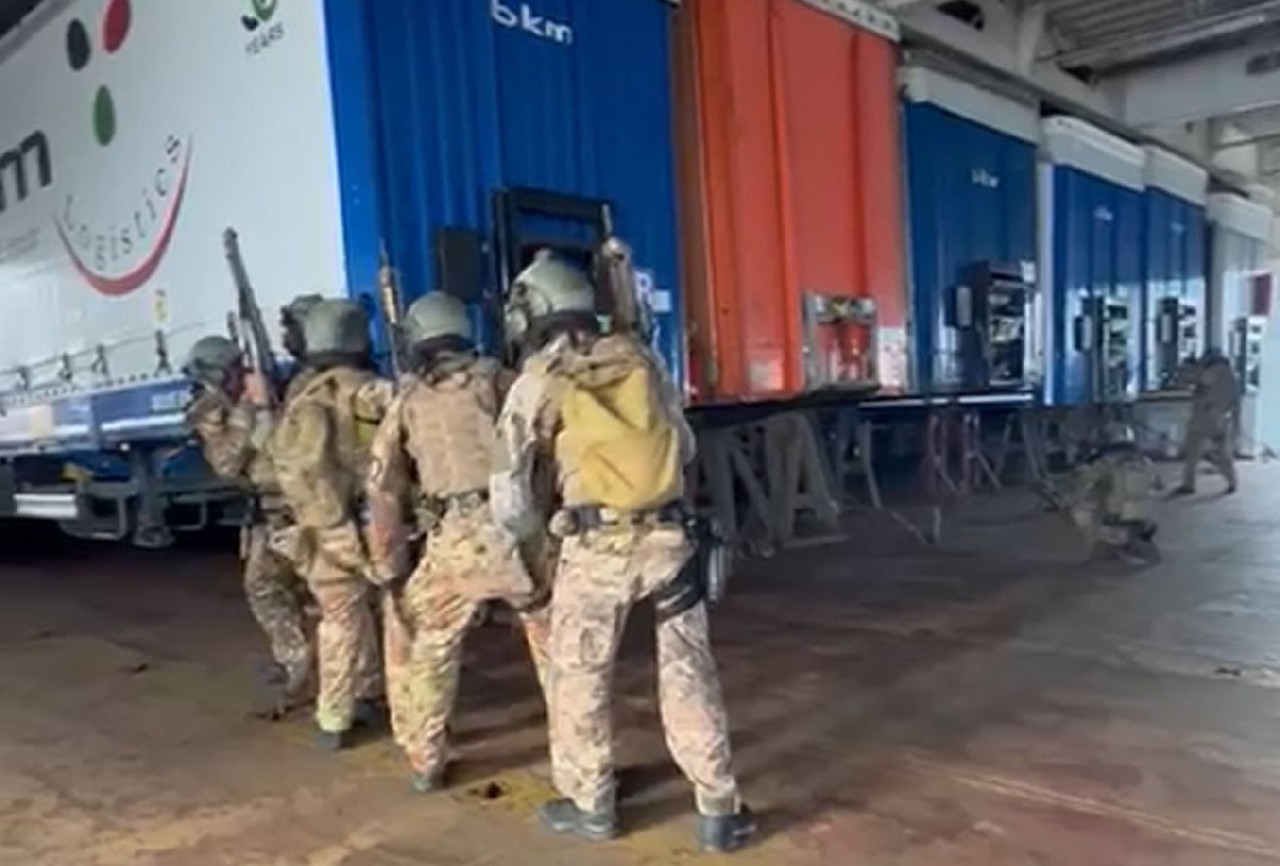 İtalyan askerlerden Akdeniz'deki Türk gemisine operasyon