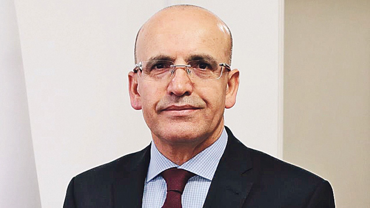 Mehmet Şimşek İngilizce paşlaşımında 'Bizim önceliğimiz' dedi ve açıkladı. Flaş sözler
