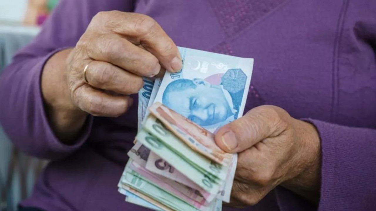 Memur ve emekliler,  zam için nefesini tuttu! İşte masadaki son rakamlar