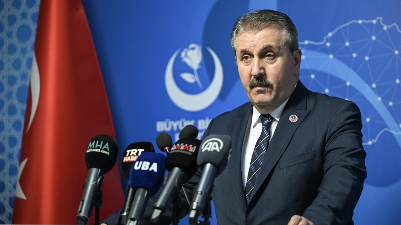 Bakanla görüşen Mustafa Destici'den flaş açıklama: Emeklilere ne kadar zam yapılması gerektiğini duyurdu