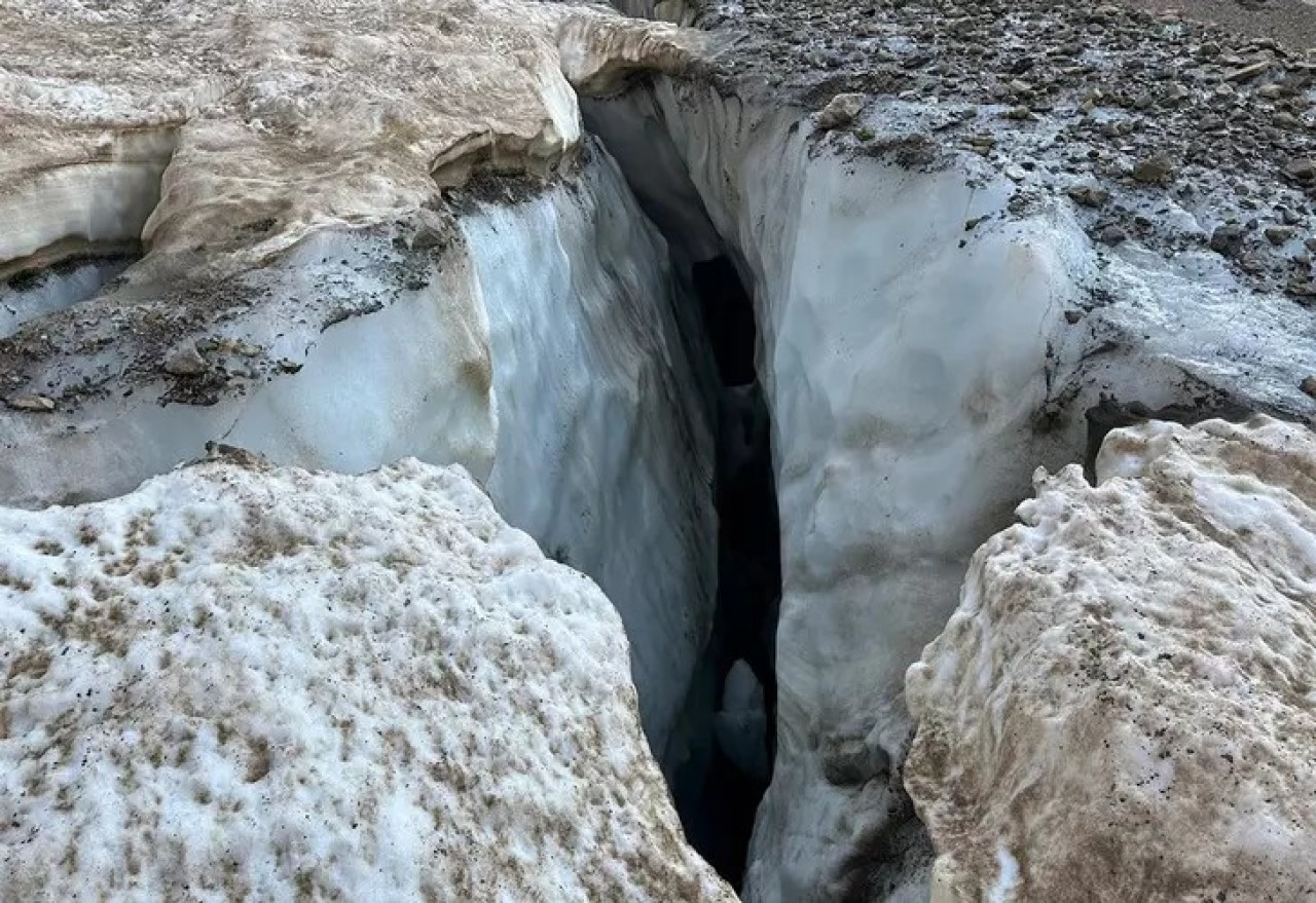 Cilo Dağı'nda buzul çukuruna düştüler: Gülay Avcu,  Mehmet Aydın,  Hakime Koç ve Kemal Avcu için ekipler bölgede