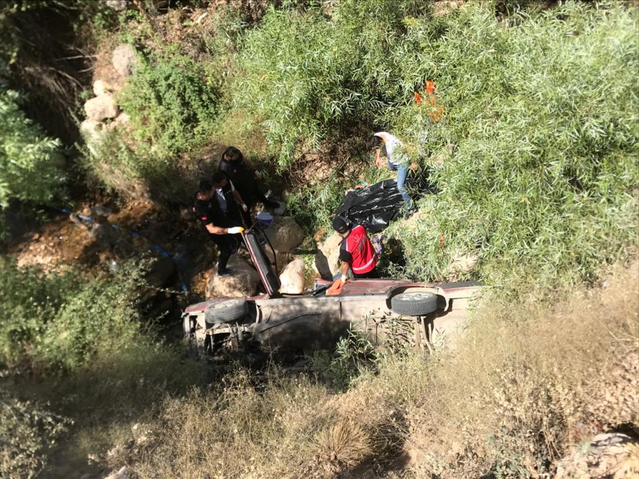 Siirt'te dereye yuvarlanan otomobilin sürücüsü Cemal Epcerev öldü