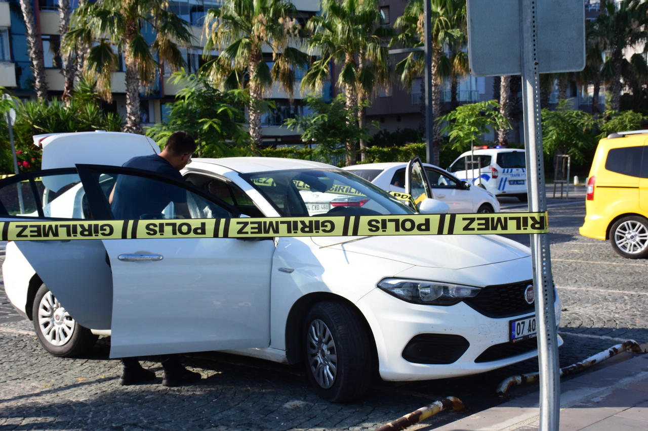 Antalya'da Ali Rıza Akay kiraladığı araçta ölü bulundu