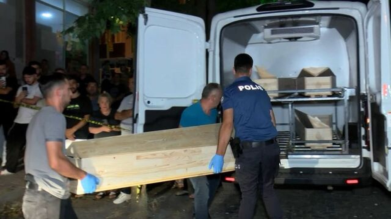 Esenyurt'ta eşine bıçak çekti,  babası tarafından bıçaklandı: Umut Erkut öldü