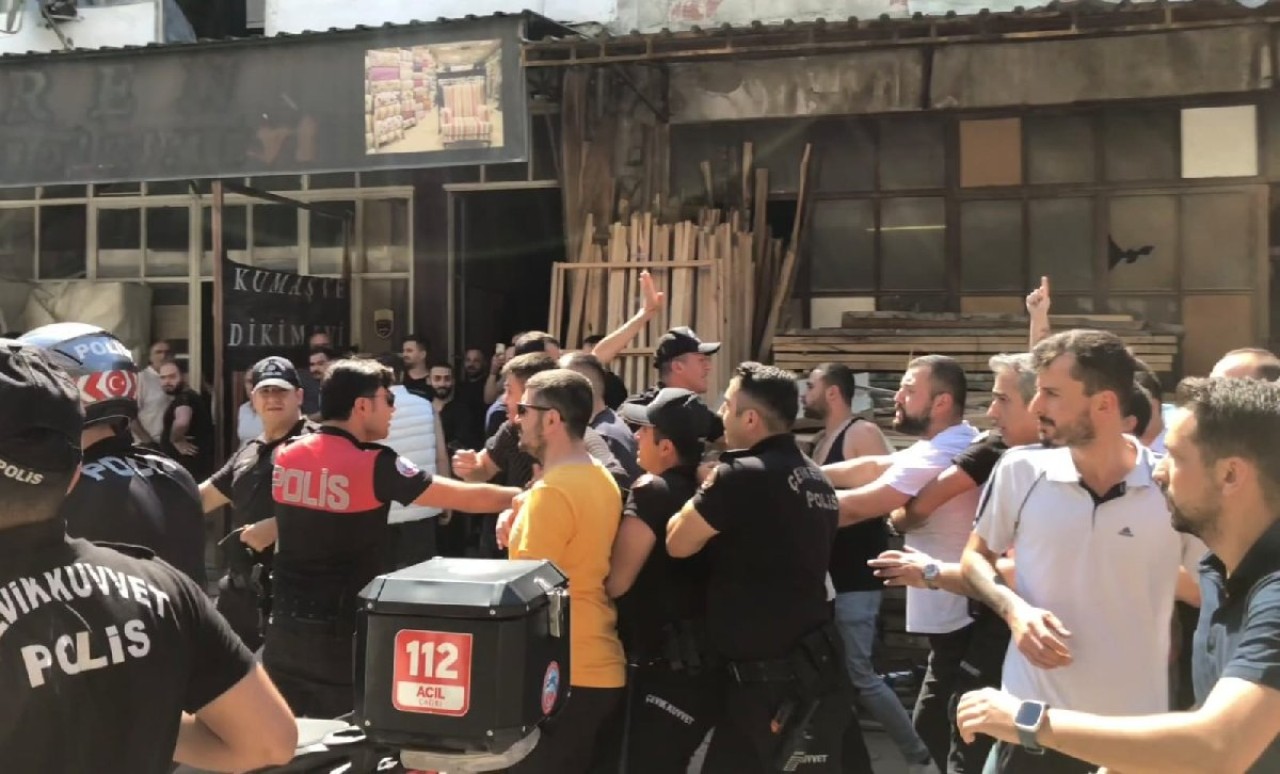 İnegöl'de Suriyeli gerginliği. Ortalık karıştı. Yaralılar var. Polis önlem aldı