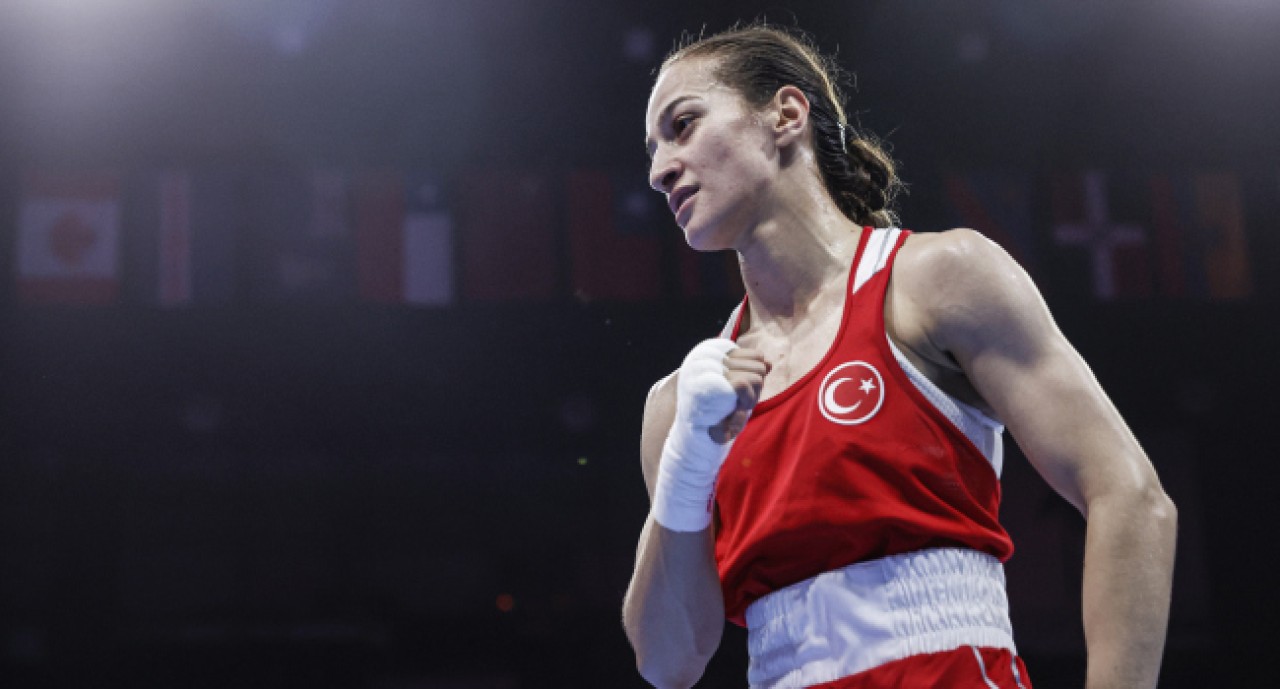 Buse Naz Çakıroğlu Polonya'da altın madalya kazandı.