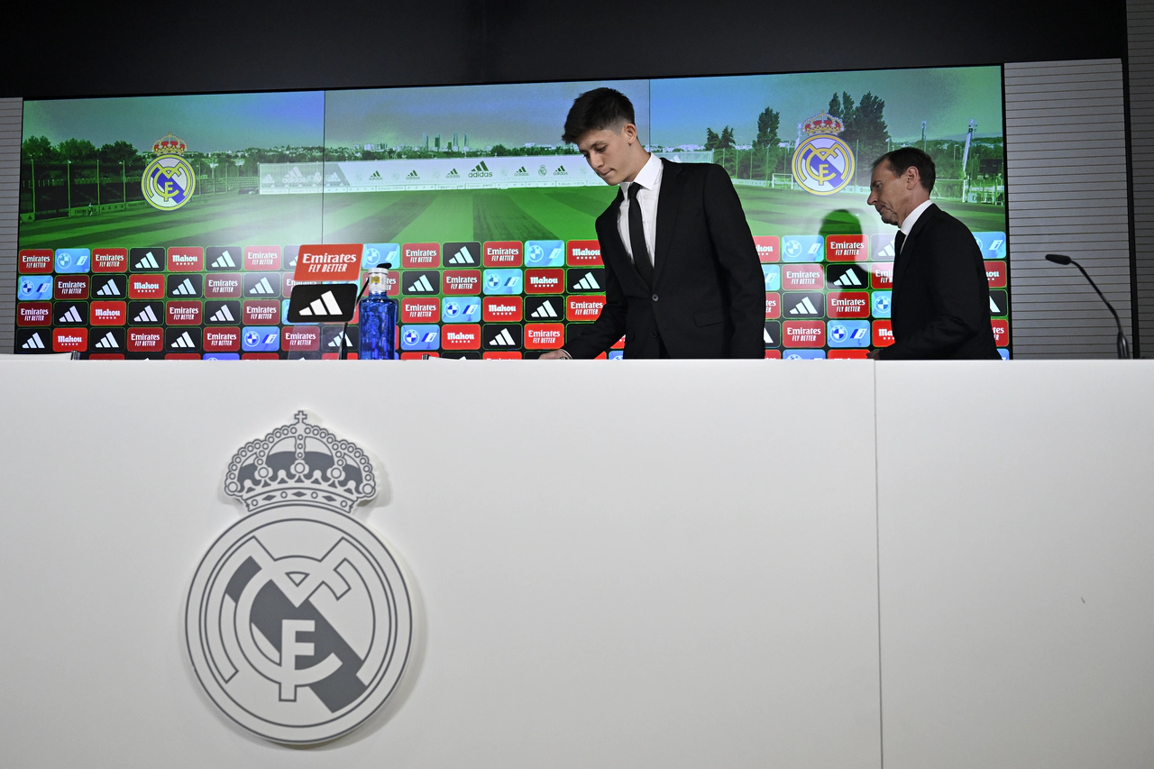 Arda Güler Real Madrid'e imzayı attı,  annesi gözyaşlarını tutamadı. İşte ilk sözleri. Fenerbahçe'ye mesaj yolladı