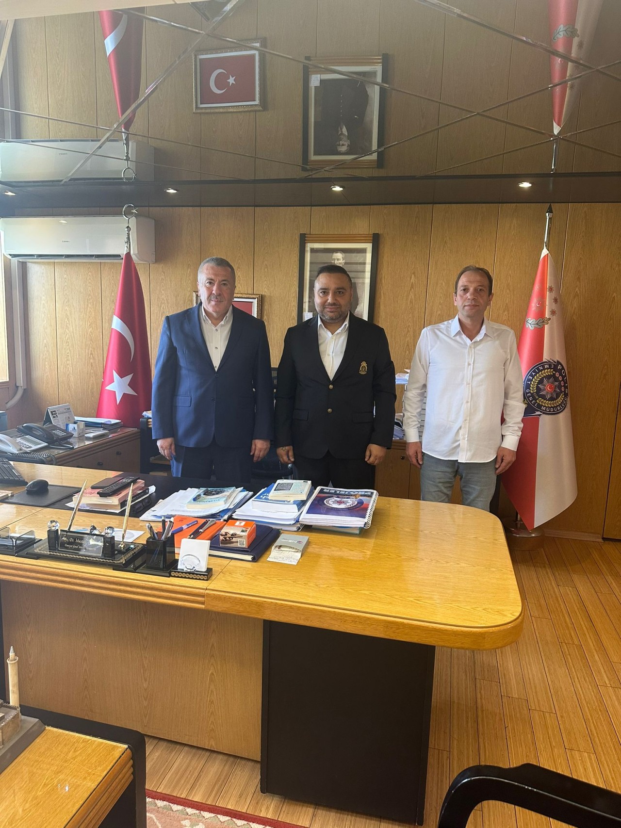 Gazeteci Aydoğan Emniyet Genel Müdür Yardımcısı ile Bir Araya Geldi