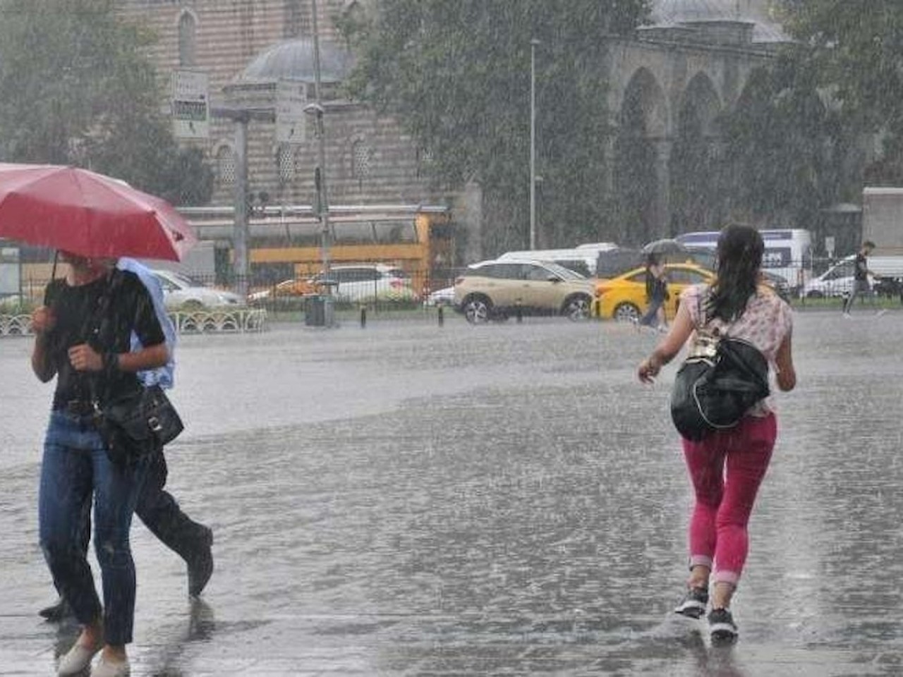 Meteoroloji'den 12 il için flaş uyarı. Çok fena gelecek. İstanbul'u da vuracak