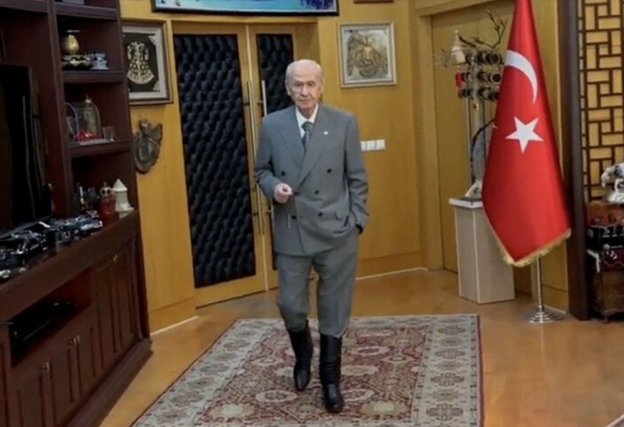 Bahçeli çizmeleri giydi: 'Kıbrıs Türktür' paylaşımı. Atatürk'ün yaptığı 2 olay hatırlatıldı