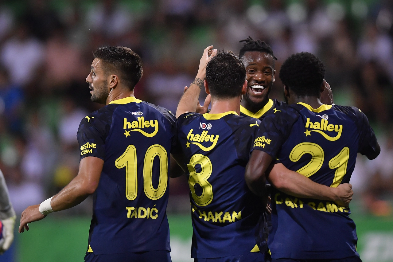 Fenerbahçe ilk yarıda durdu,  Zimbru'yu ikinci yarıda vurdu. Tadic perdeyi açtı