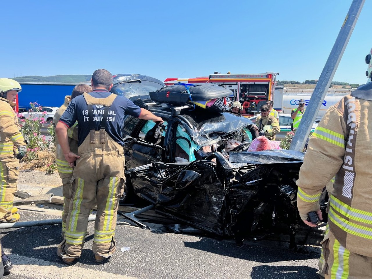 Danimarka'dan tatile gelen ailenin cipine TIR çarptı. Ali Rıza Çalışkan yaralı. Eşi ve çocuğu öldü