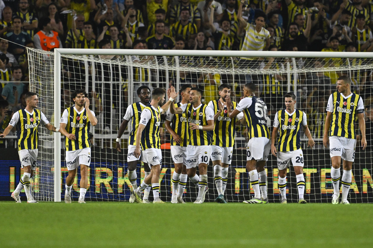 Fenerbahçe,  Maribor karşısında rövanşa avantajlı gidiyor. Becao ilk maçında gol attı,  Szymanski büyüledi