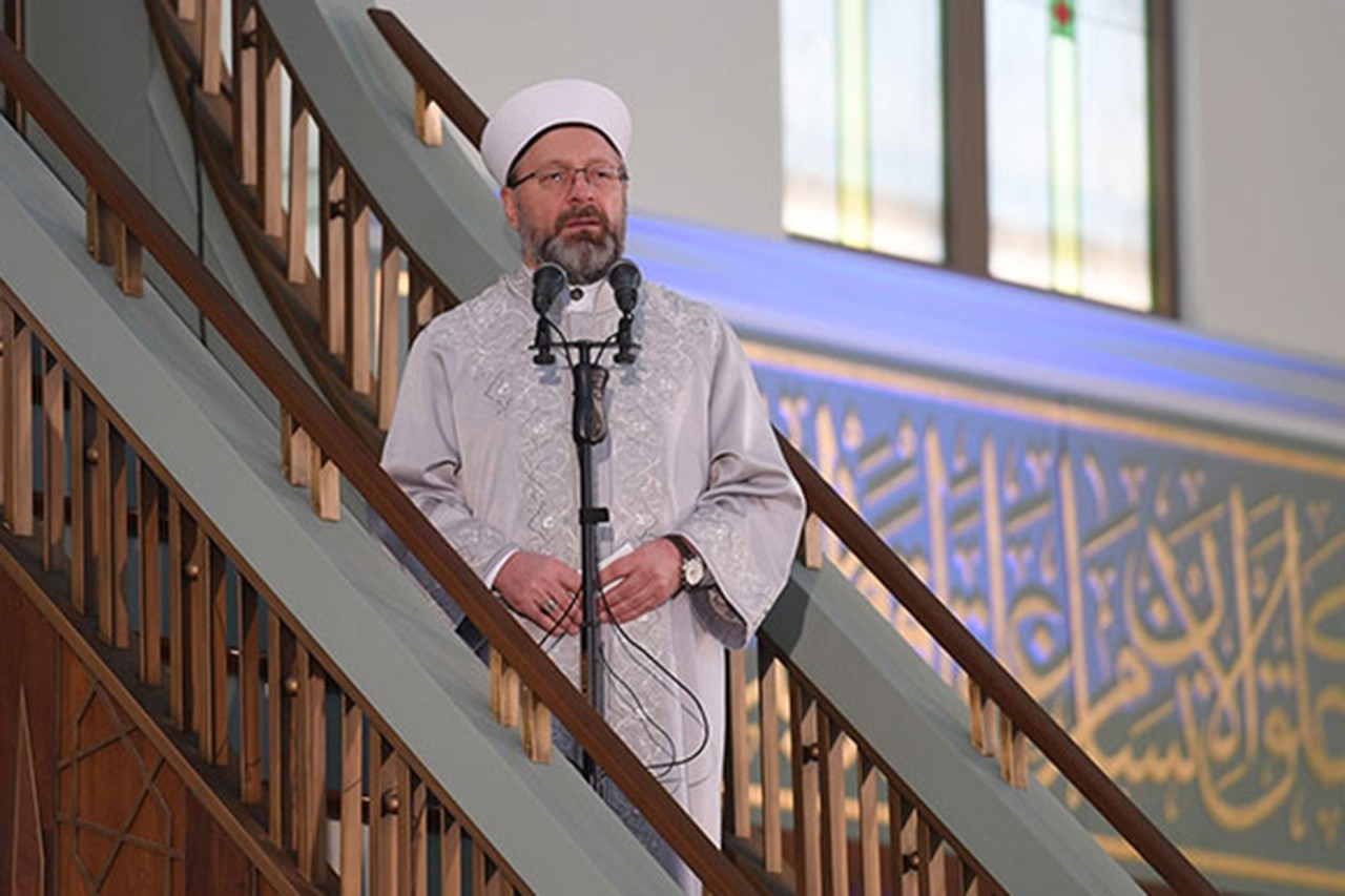 Diyanet'in cuma hutbesi: Ezan okunduktan alışveriş ve elde edilen kazanç helal değildir!