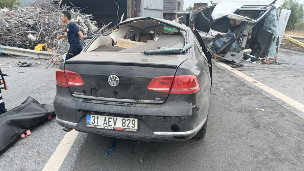 Hatay'da devrilen tıra çarpan otomobilin sürücüsü Ahmet Çağırır öldü