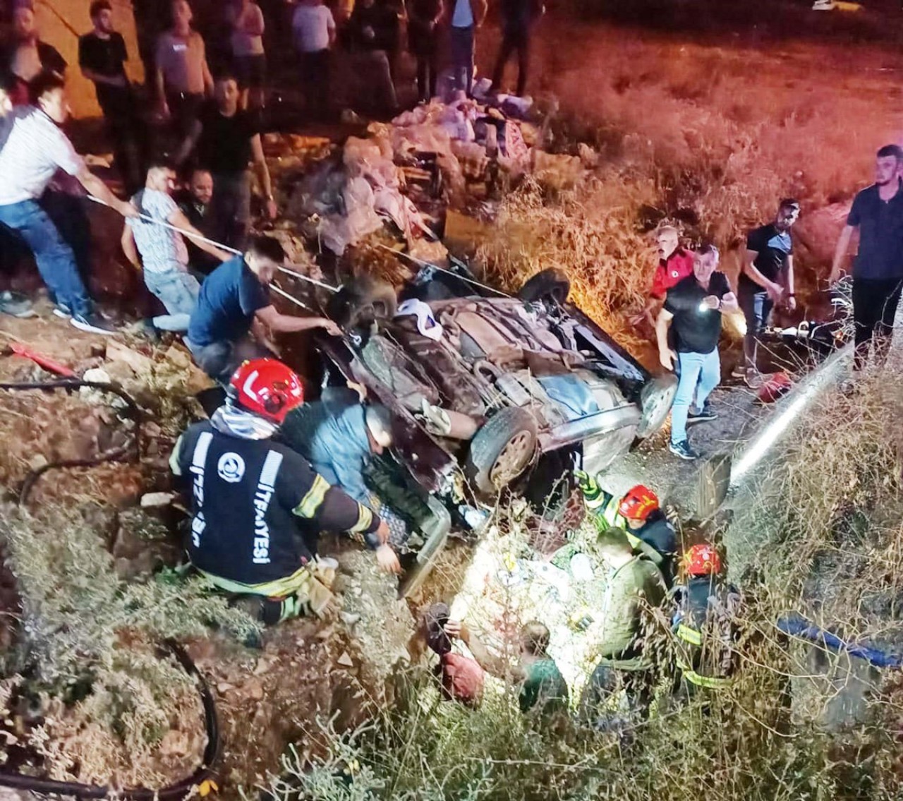 Denizli'de korkunç kaza: Nihal Güler,  Gülsüm Topçu,  Mustafa Selim Topçu ve Serra Topçu öldü