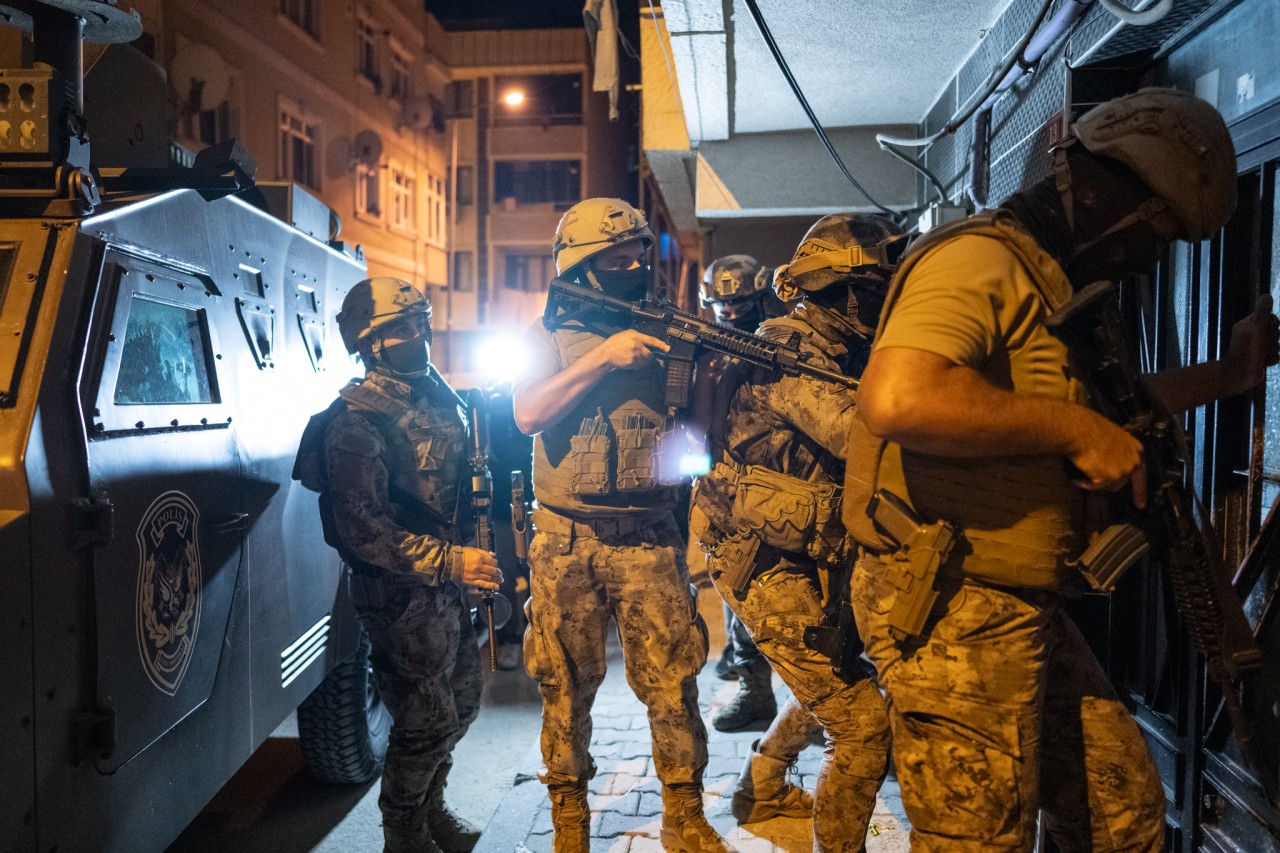 İstanbul'da şafakta operasyon