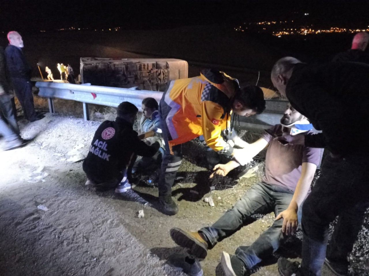 Van'da korkunç kaza: 5 kişi öldü,  30 kişi yaralandı