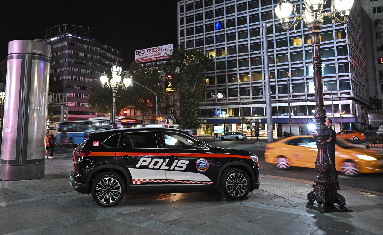 Yerli otomobil Togg polis aracı oldu