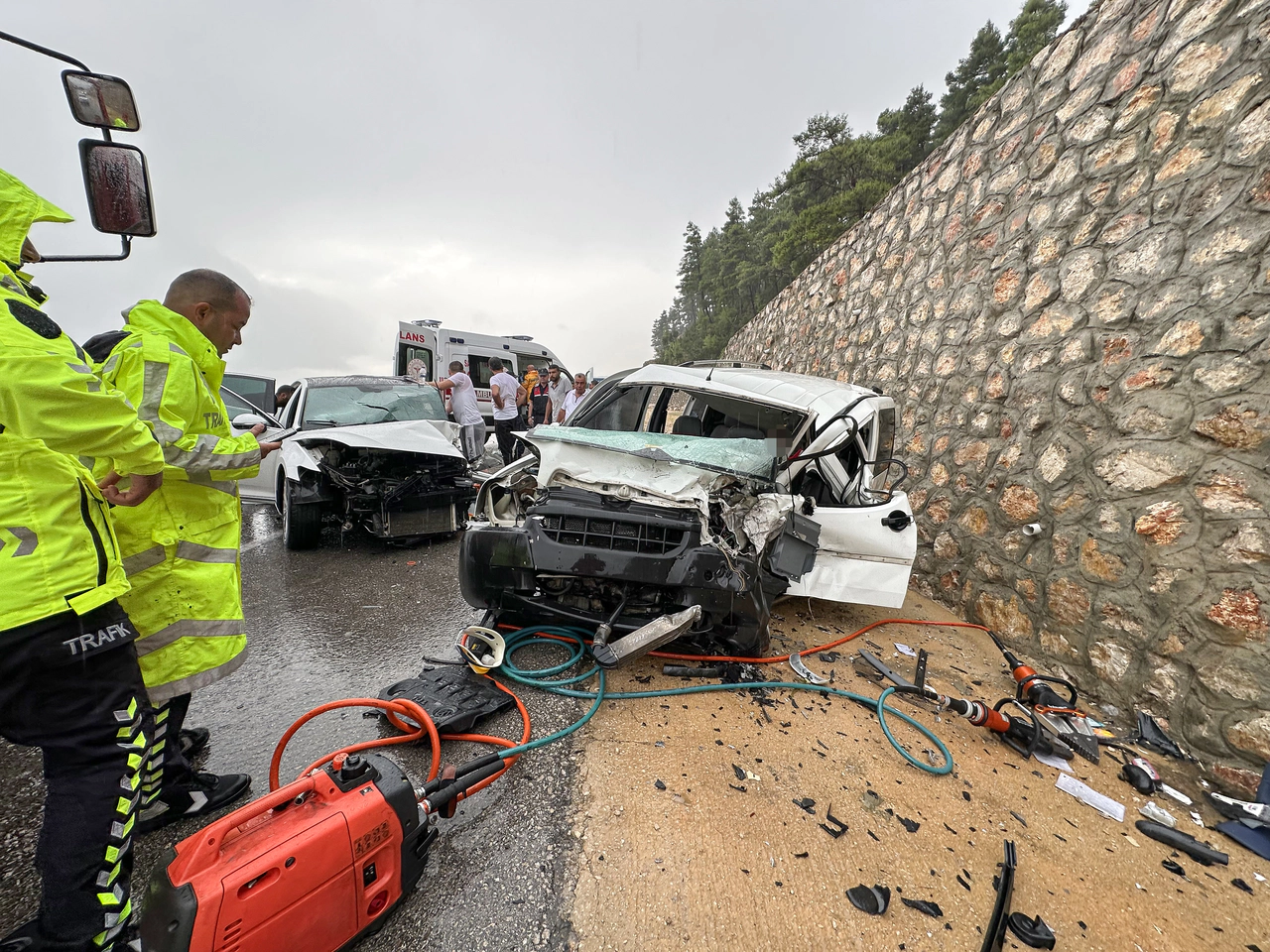 Antalya'da kaza: Ömer Ünalan öldü. 6 kişi yaralandı