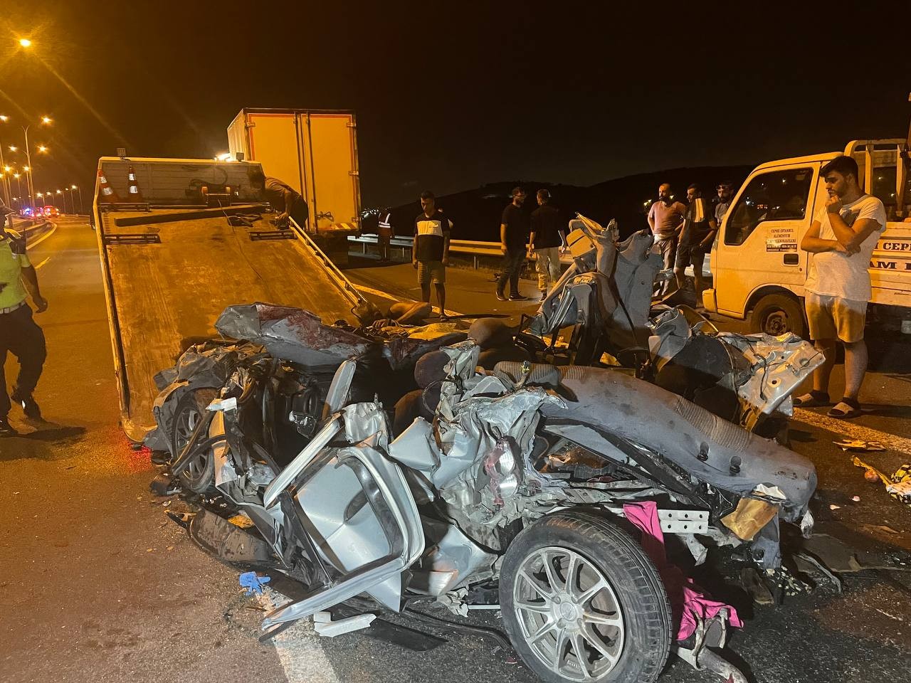 Büyükçekmece'de korkunç kaza: 4 kişi öldü,  4 kişi yaralandı