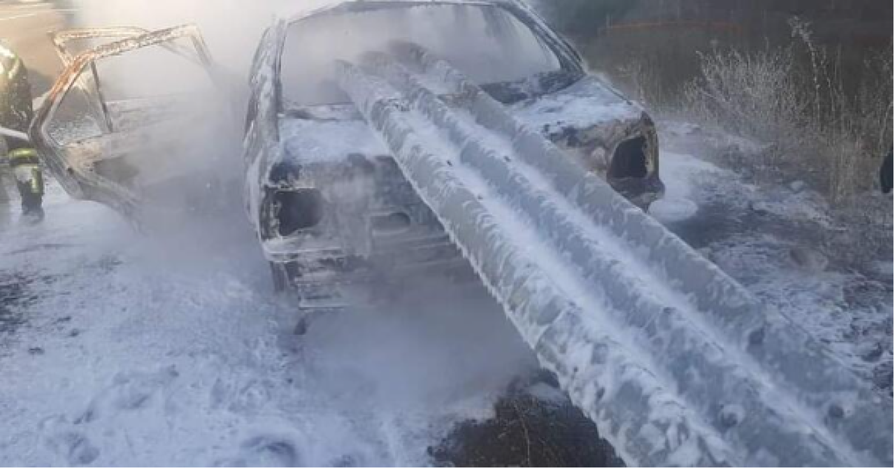 Korkunç kaza! Adeta ok gibi saplandı, alev aldı 3 yaralı