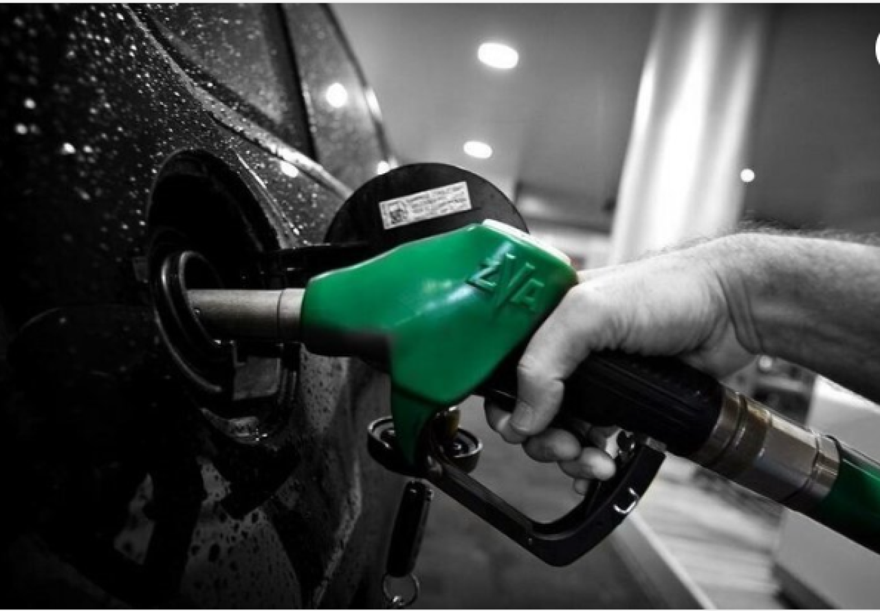 Araç sahiplerini sevindirecek haber!  Benzine indirim geliyor!