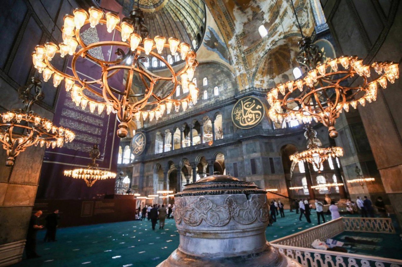 Ayasofya Camii turistlere ücretli olacak: Bakın ne kadar!