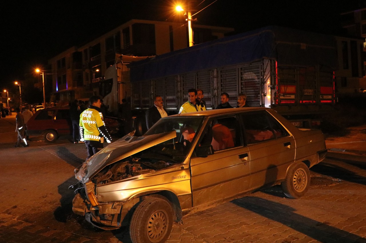 Samsun'da feci kaza: Samet Yeşilnar,  Muhammet Aksakal,  Eyüp Aslan yaralandı