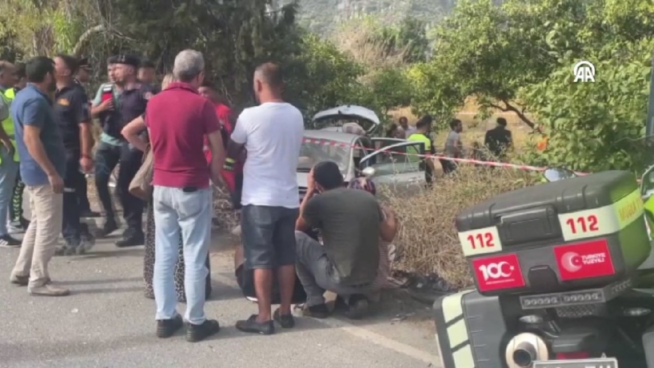 Muğla'da korkunç kaza: Gönül Akdeniz,  Alp Akdeniz,  Hatice Geriz,  Hacer Demir ve Hörü Pekmezci öldü