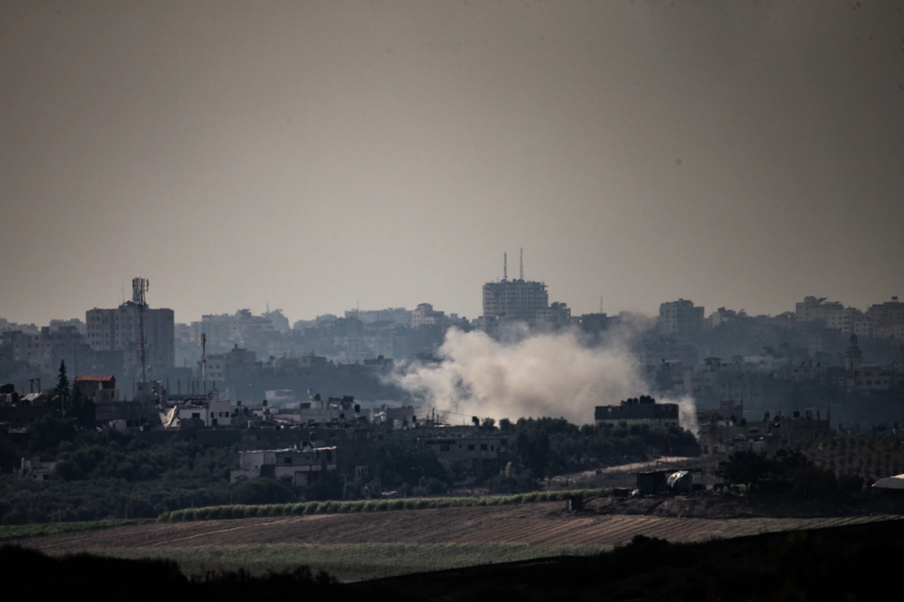 Flaş Flaş. İsrail bir ülkeyle daha savaşa girdi. Toplar patlıyor. Netanyahu'dan sert sözler