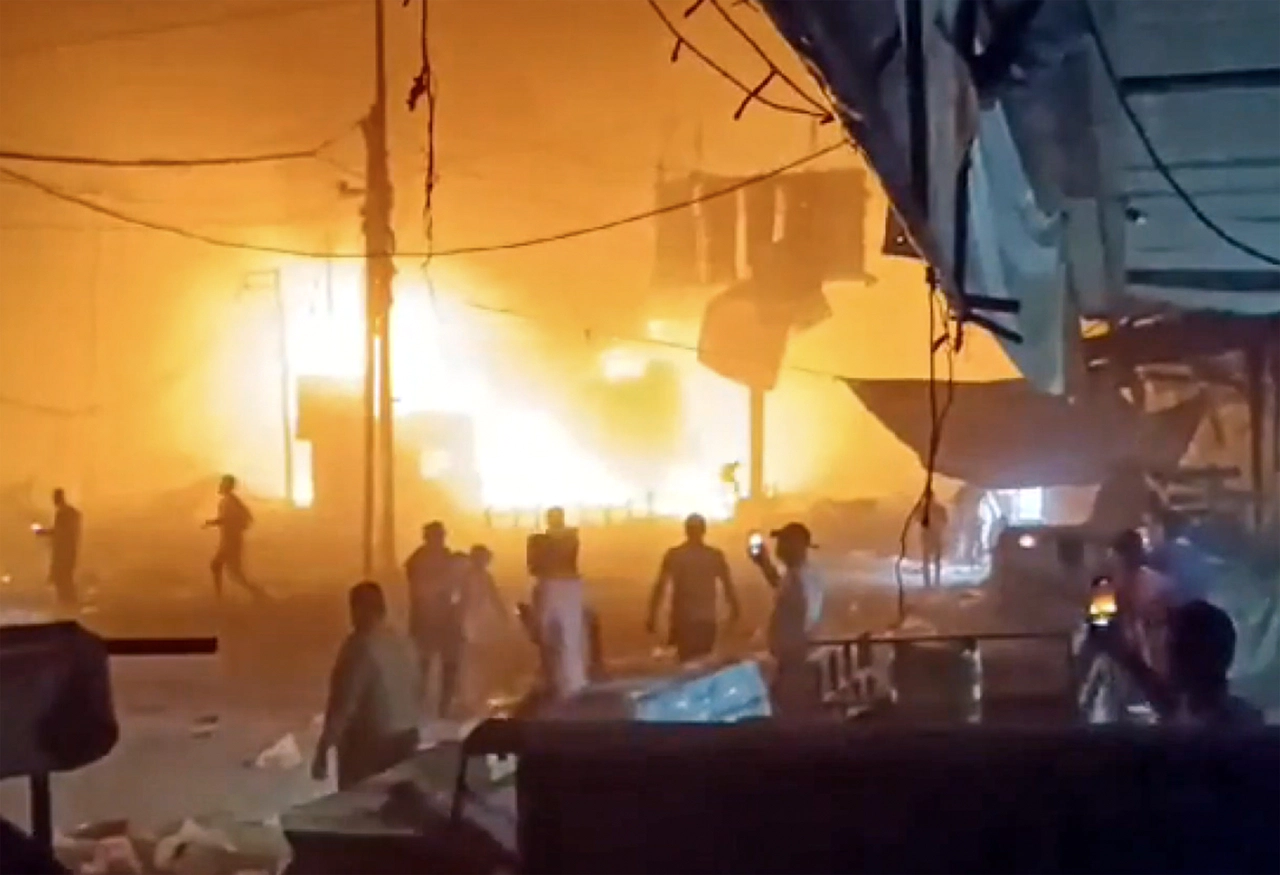 İsrail,  Gazze'de Nuseyrat Mülteci Kampı'nı bombaladı. O anlar saniye saniye görüntülendi