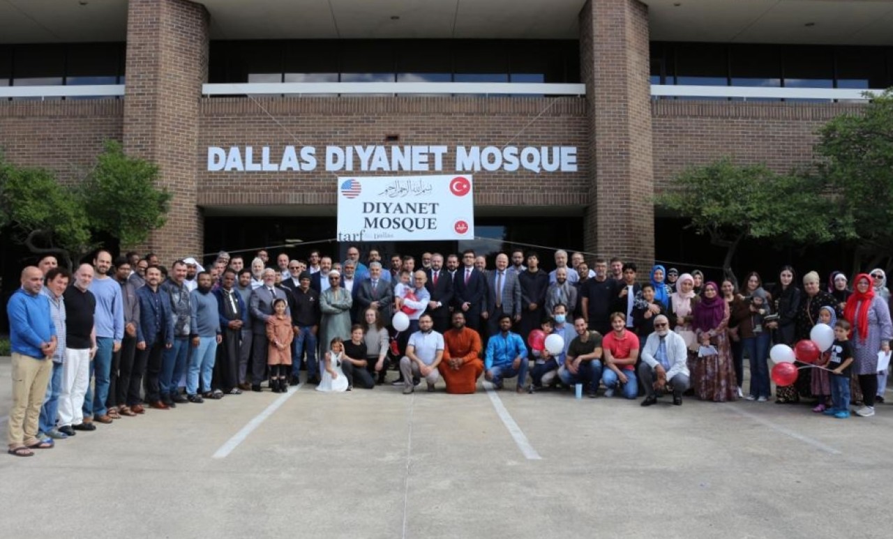 Diyanet ABD'de 35. camiyi yaptırdı. Dallas Diyanet Cami açıldı