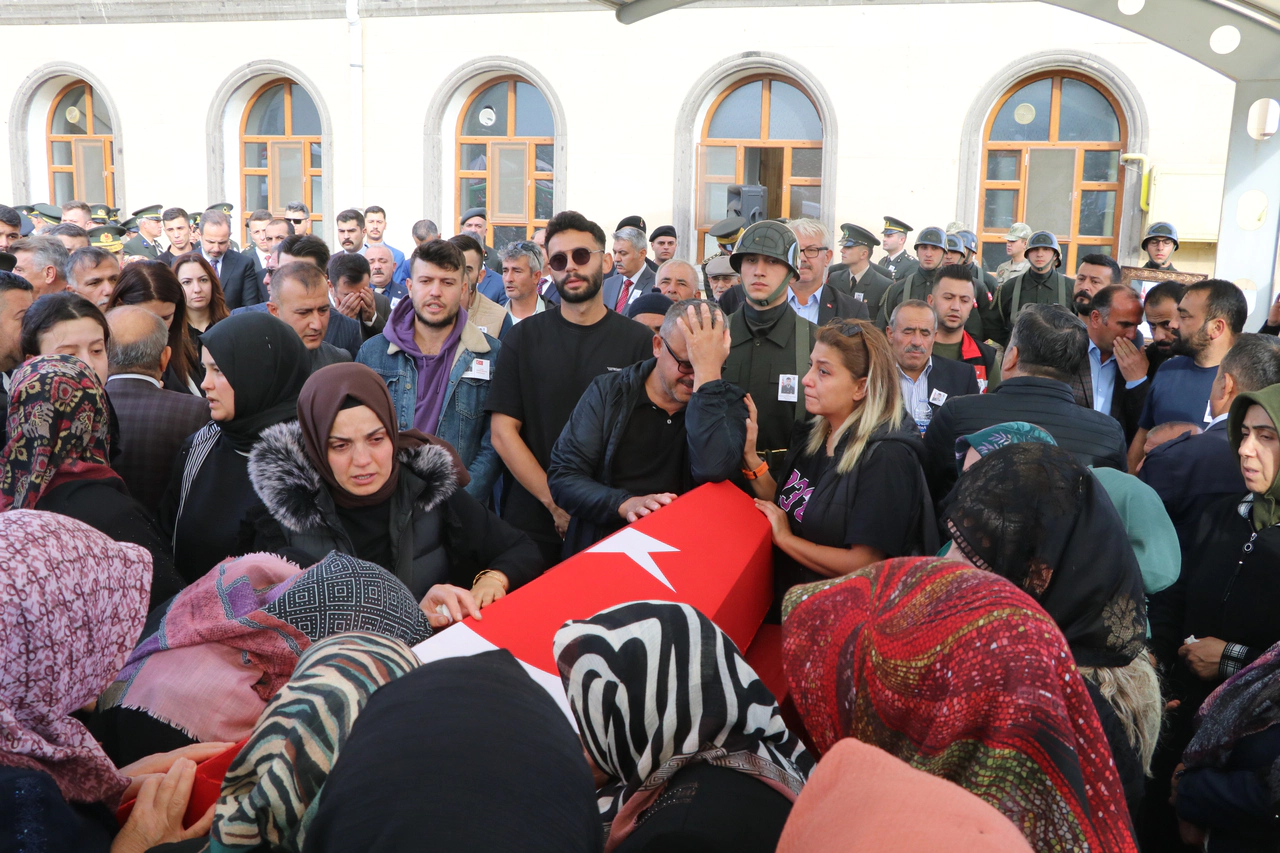 Şehide son görev. Gözyaşları sel oldu