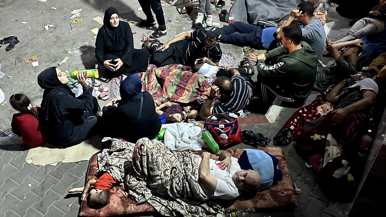 Gazze'de 35 bin kişi Şifa Hastanesi'ne sığındı. Anadolu Ajansı ekibine de ulaşılamıyor